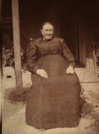 1910 approx Gran Farrell.jpg