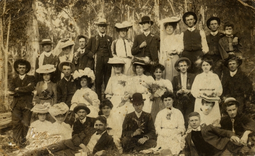 1919 picnic-Dad back row,far left- Jacky mid row,3rd left.jpg