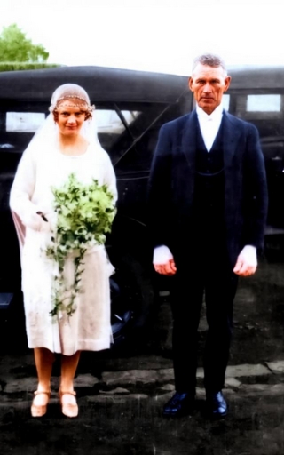 1926 08 21 At the church Mick Fisher and Nell Farrell SP BB177272-fotor-2026010316810.jpg