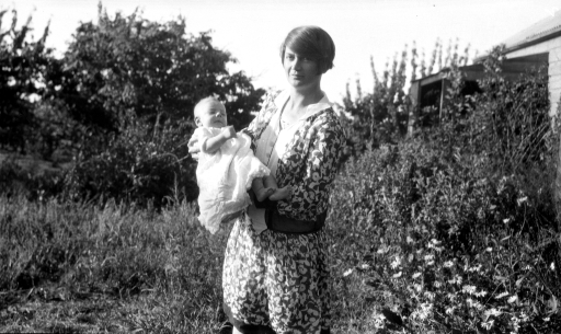 1927 12  Helen Farrell and Bob Warrie Creek SN BB059.jpg