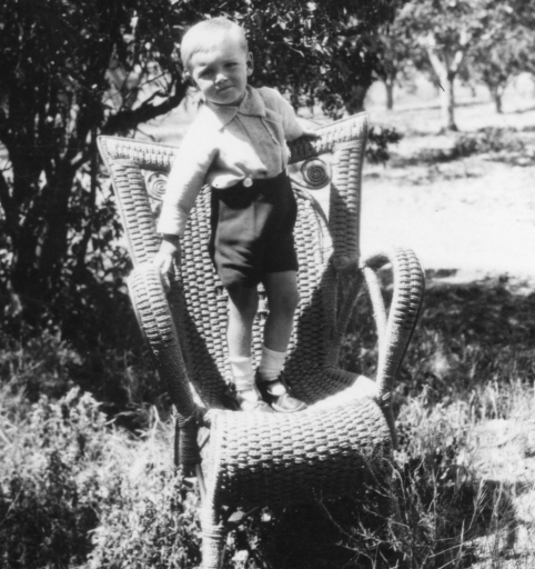 1929 09 Robert Kevin on chair Scanned Pictures BB164.jpg