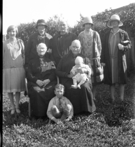 1930 10 Scanned Negatives BB106.jpg