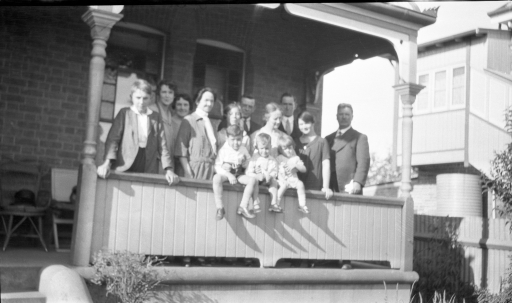 1940 Possibly a visit to Sydney (Edwards family) BB110.jpg