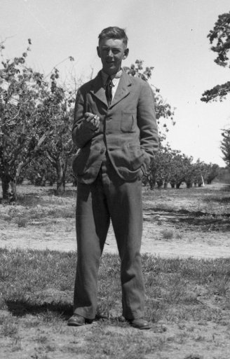 1946 RK Farrell Cropped Scanned Negatives BB008.jpg