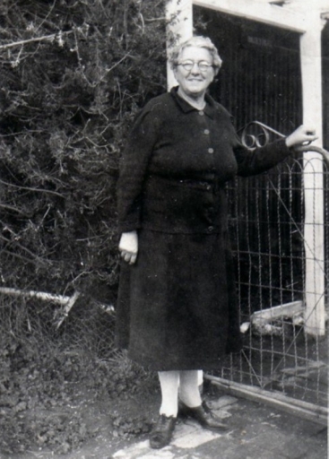 1950 Aunty Kate.jpg