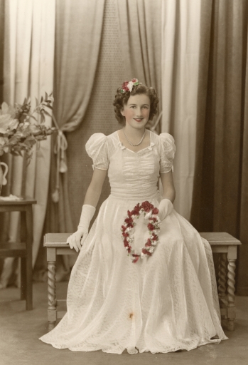 1950 Marg debut Scanned Pictures BB253.jpg