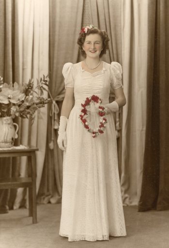 1950 Marg debut Scanned Pictures BB254.jpg