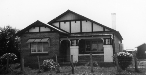 1950 New House Scanned Pictures BB240.jpg