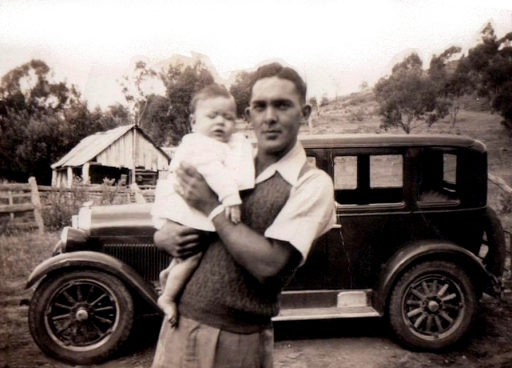 1952 04 Eric Rigney rented the Old House.jpg