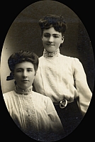 1906 Kate & Maim Farrell.jpg