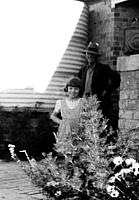 1928 04 Noeline West with Uncle Jack BB162.jpg