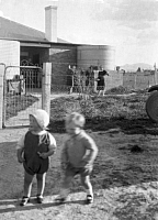 1929 Bob and cousin at new house BB141.jpg