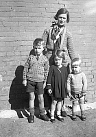 1933 Bob Marg and Jim with Helen Farrell SN BB016.jpg
