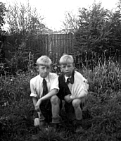 1940 Frank and Brian Farrell SP BB166.jpg