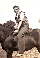 1946 Terry Farrell cousin.jpg