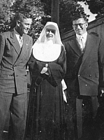 1952 08 Joan Scanned Pictures BB170 Bob Joan John West.jpg