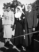 1952 08 Joan Scanned Pictures BB171Coral Joan and Ted.jpg