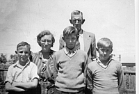 1952 Mick Farrell and family Aunty Phil Petr Pat and Terry.jpg